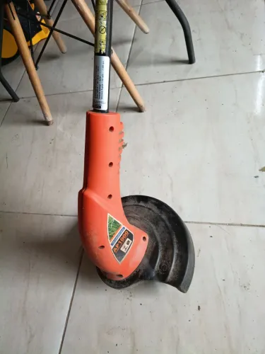 Roçadeira elétrica
