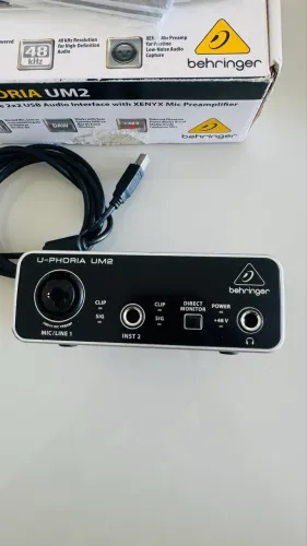 interface Behringer U phoria um2