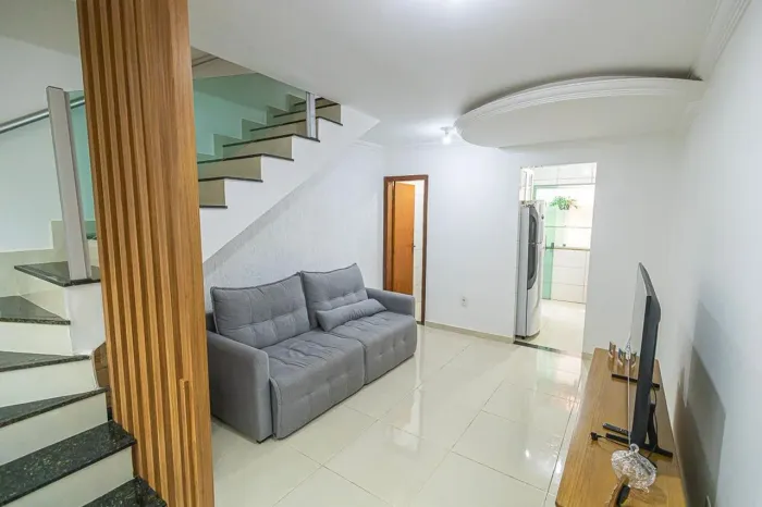 Casa à Venda - Floramar, 2 Quartos, 115 m2