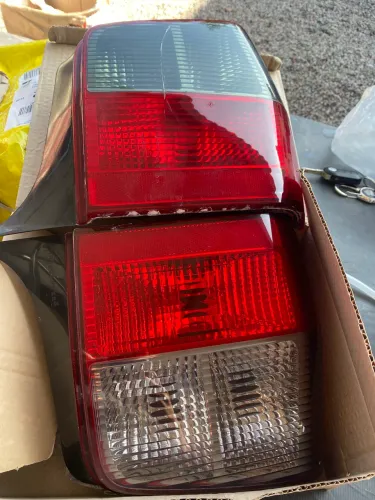 Par lanternas traseiras modelo uno Fiat 2013