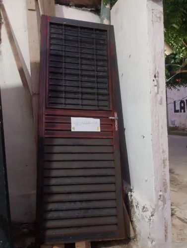 Porta de ferro