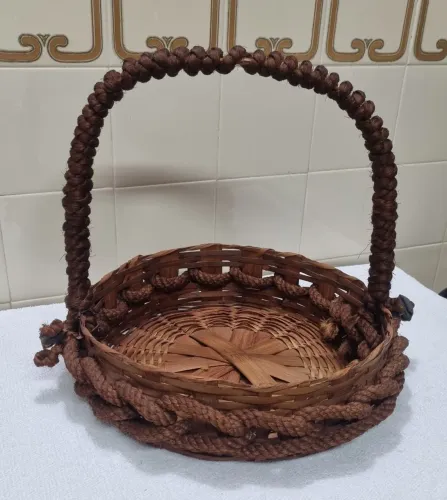 Cesta Rústica com Alça em Corda - 100% Fibra Natural Antiga