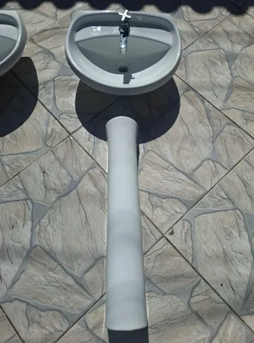 lavatório com coluna para banheiro
