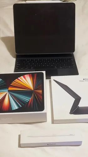 iPad Pro 12,9" 2TB M1 Completo | Magic Keyboard + Apple Pencil - Impecável - Na caixa
