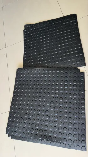 Piso de Borracha Botão Preto 50x50cm