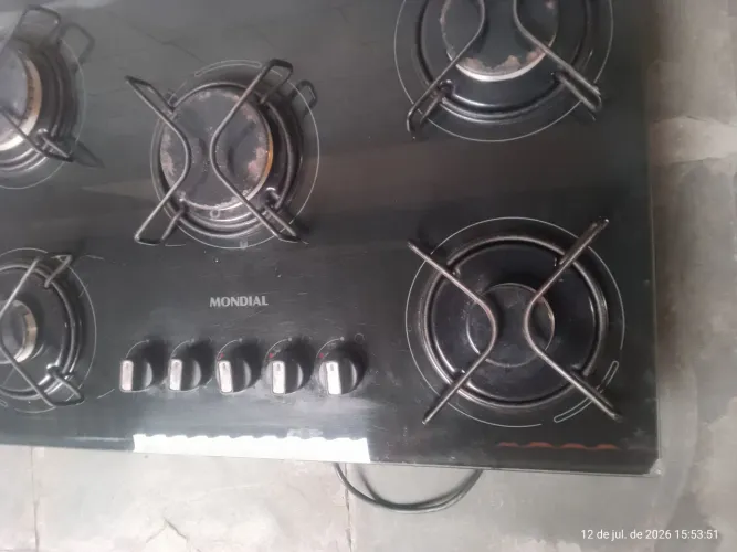 Vende si um lindo fogão ótimo estado de conservação só uma Chana guê tenho que fazer um re