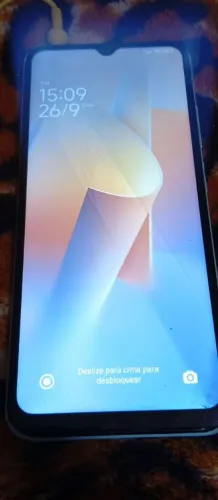 Vendo celular preço especial com alguns detalhes de uso