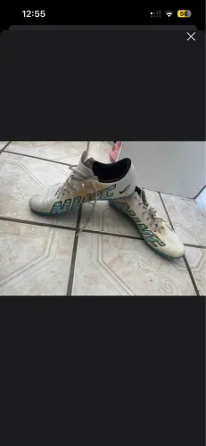 Chuteira Nike 43
