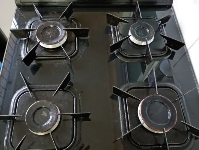 Vendo fogão 4 bocas elétrico.