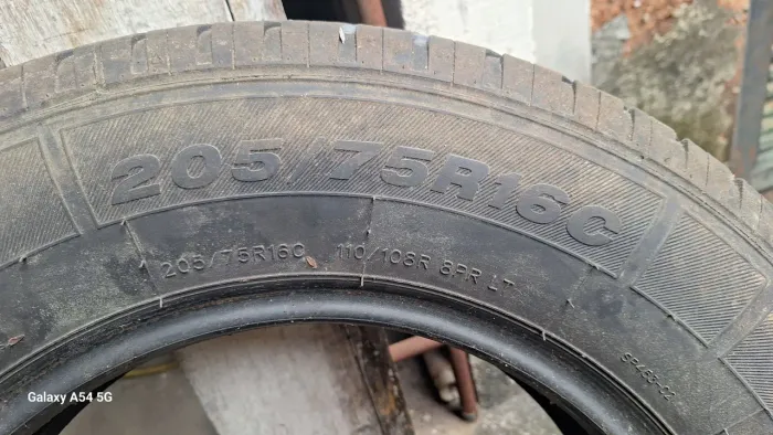 Pneu 205 75 R16C Aplus