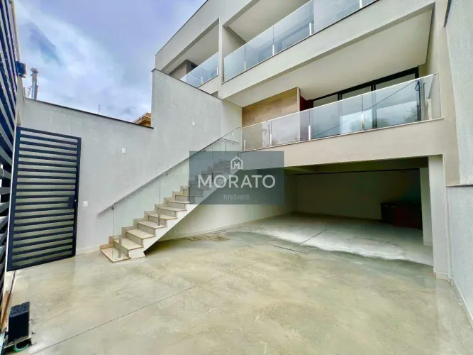 Casa 3 Quartos sendo 1 Suíte e 4 Vagas no Cabral