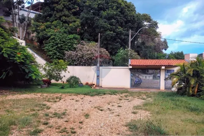 Casa com jeitinho de chacara na area central de Itapira - 3 Dorms, 812m²