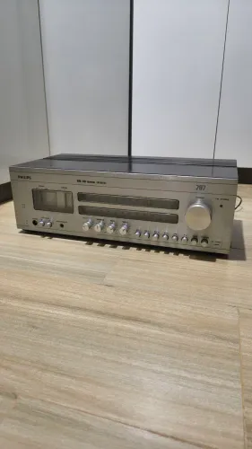 Receiver Philips AM-FM Stereo Modelo 787