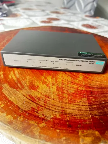 Switch HPE 8 Portas Gigabit (JH329A) - Seminovo Perfeito