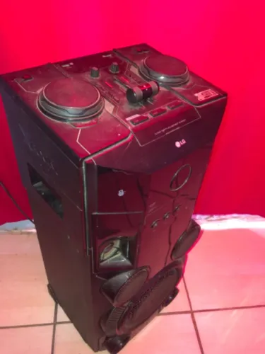 Vendo caixa xboom LG 