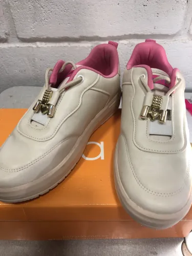 Tênis feminino 34