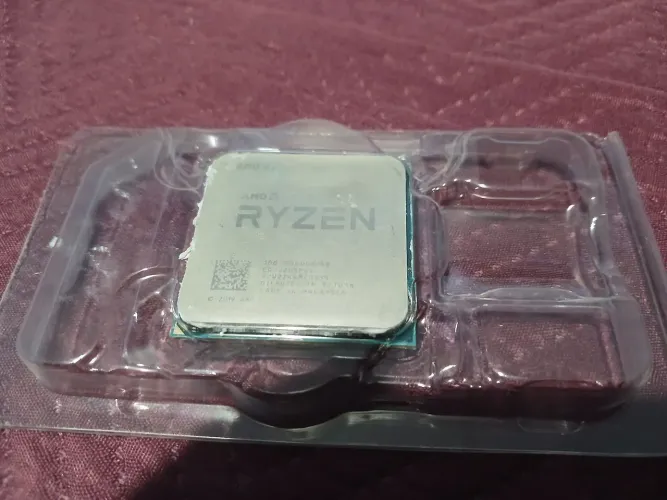 Ryzen 3 pro 4350g com air cooler (sujo) na caixa do ryzen 5