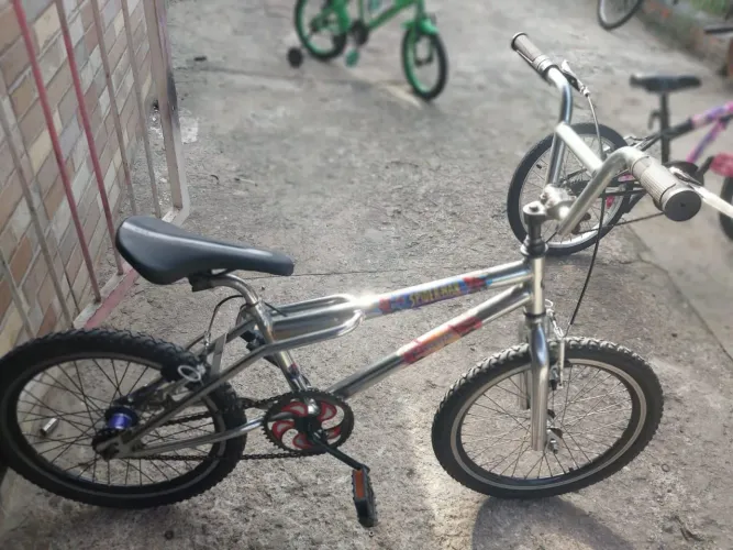 Bicicleta aro 20 cromada