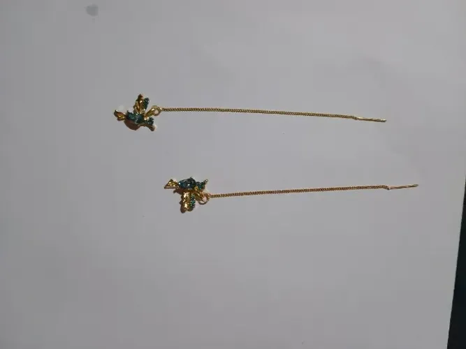 Par brincos fio de ouro.
