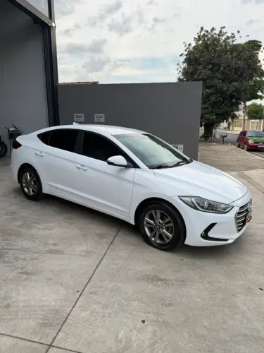 Hyundai Elantra 2.0 16V Flex Aut. 2018