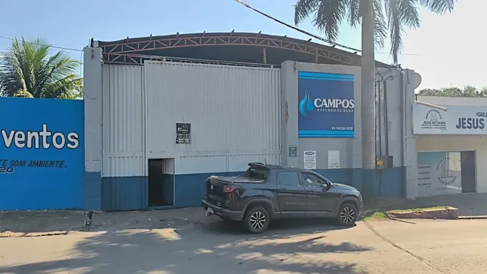 Barracão com 400m2 em Várzea Grande para LOCAÇÃO.