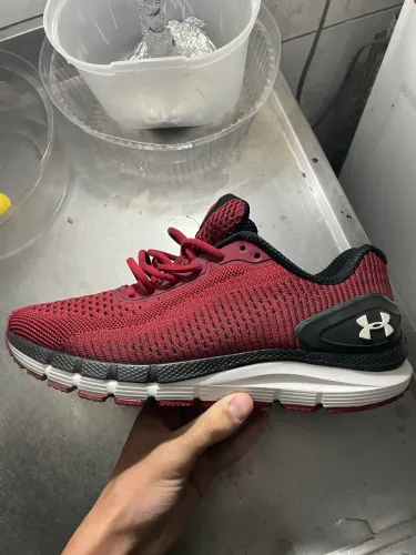 Under Armour Charged Skyline