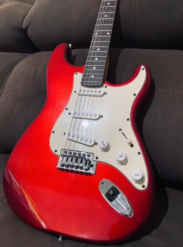 Guitarra Stratocater + Amplificador