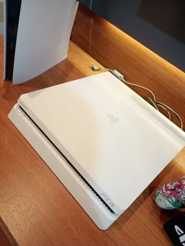 PlayStation 4 branco . Bem conservado da minha coleção