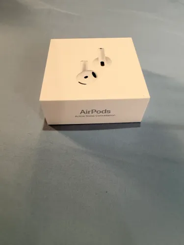 AirPods 4 com cancelamento de ruídos 