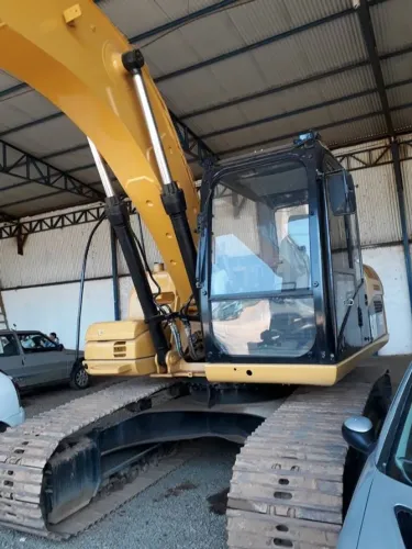 ESCAVADEIRA CATERPILLAR 315DL - ANO 2012