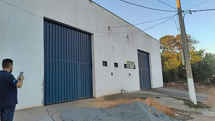 Excelente BARRACÃO NA AVENIDA FILINTO MULLER EM VÁRZEA GRANDE/MT COM 420M2.
