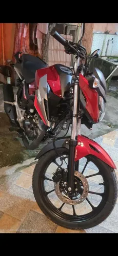 Vendo uma Moto Titan cg 160 2026/2026. Apenas 2 mesês de uso, quitada no meu nome.