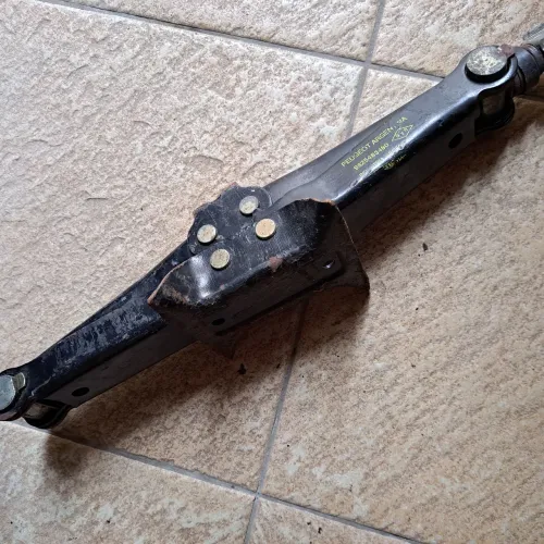 Macaco para carro Peugeot 60,00
