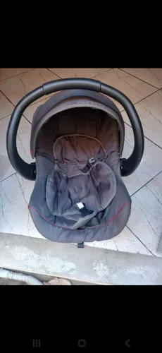 Vendo bebê conforto 