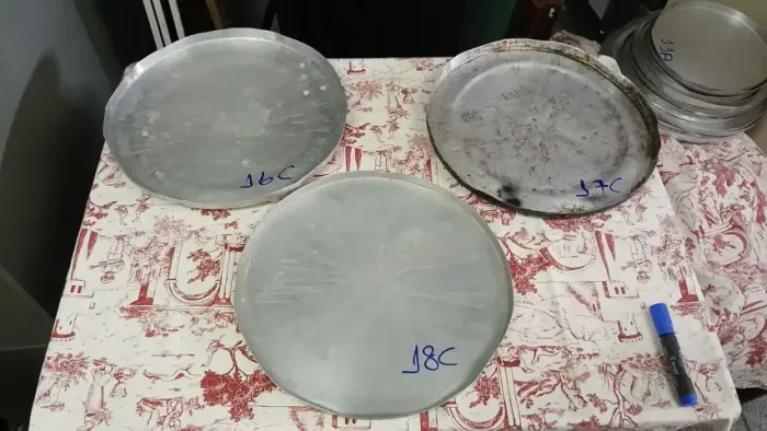 Kit 15 Formas de Pizza Profissionais - Vários Tamanhos (25cm, 30cm, 35cm), R$10 cada
