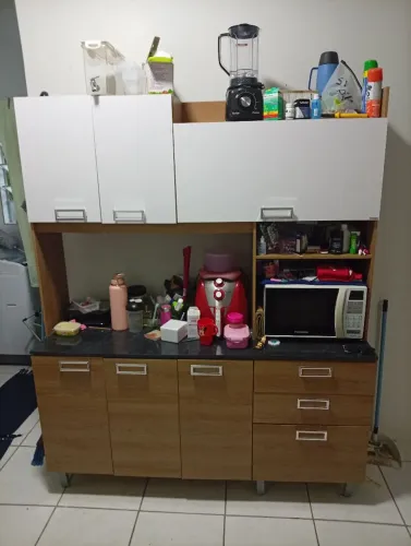 Armário de cozinha seminovo