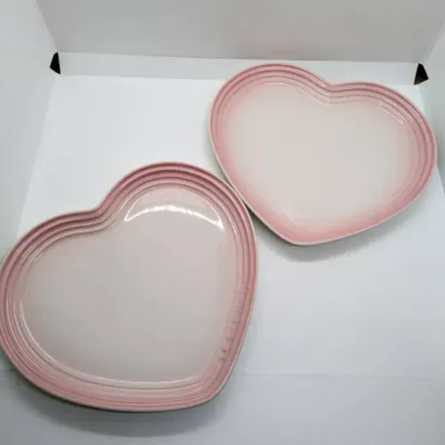 Jogo Pratos Coração Rosa Le Creuset