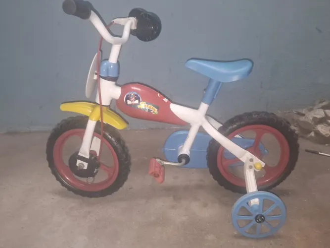 Vendo bicicleta infantil do seninha verada Nova WhatsApp *