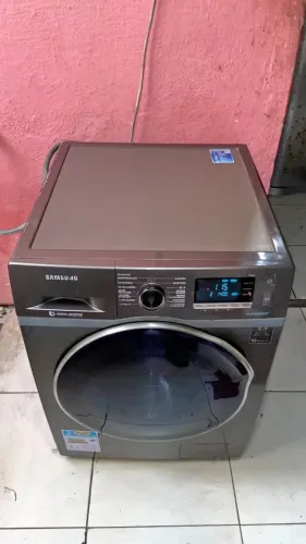 VENDO MAQUINA LAVA E SECA