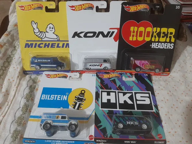 Carrinhos hot wheels linha premiun koni7 LEIA DESCRIÇÃO.