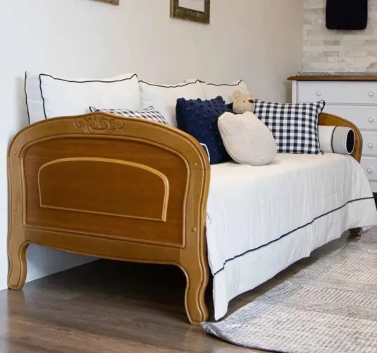 Cama Sofá (solteiro) Marca Cia do Móvel linha Ópera