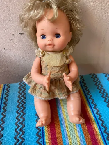 Boneca feliz aniversário anos 90