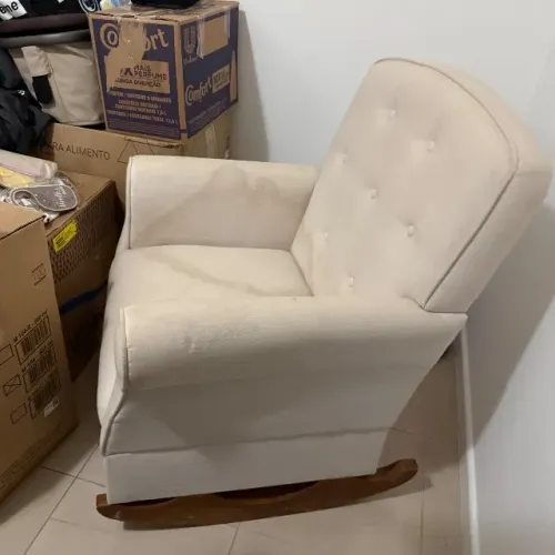 Cadeira amamentação com suporte para os pés 