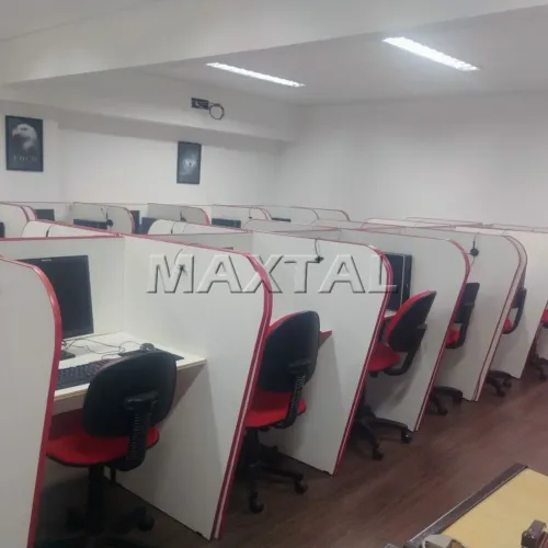 Sala comercial disponível para locação, com 110 m², localizada no bairro Bela Vista.