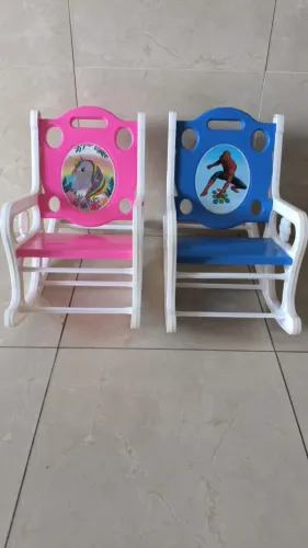 Cadeira infantil de balanço