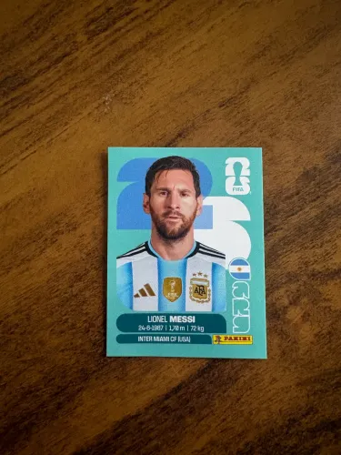 Figurinha normal do Messi 
