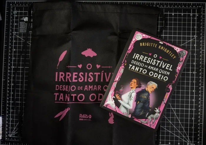 livro O Irresistível Desejo de Amar quem tanto Odeio - com brinde EXCLUSIVO da pré venda