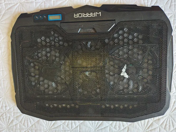 Base Cooler para Notebook Warrior com Controle Digital e Ajuste de Altura