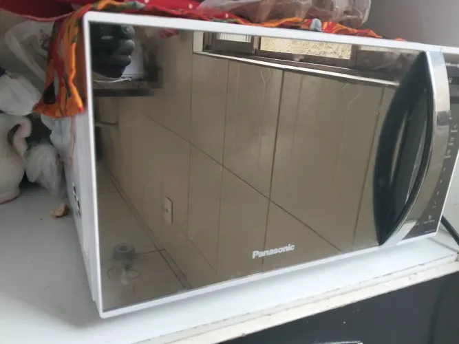 Vendo microondas da marca Panasonic 27 l por 300 r$ chama * zap