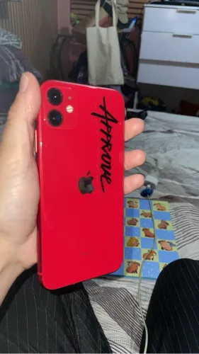 iPhone 11 vermelho 128gb